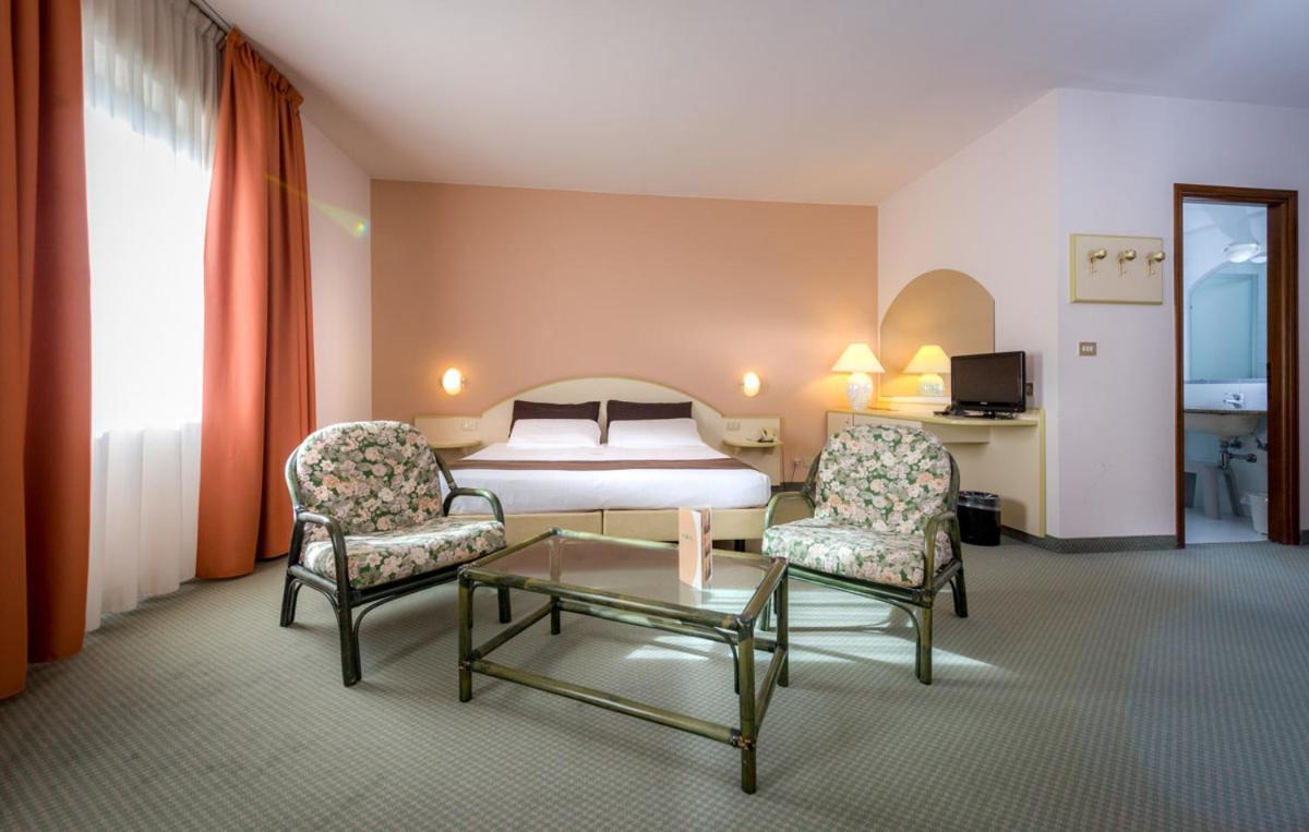 Hotel Des Alpes Rosta Eksteriør bilde